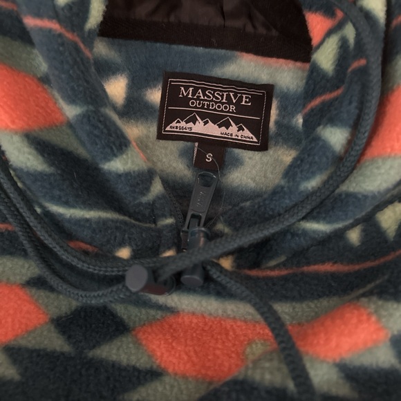 Patterned Fleece Pullover - Picture 3 of 5